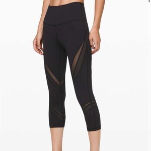 Lululemon Wunder Under High-Rise Crop 21" *Mesh
Black size 4